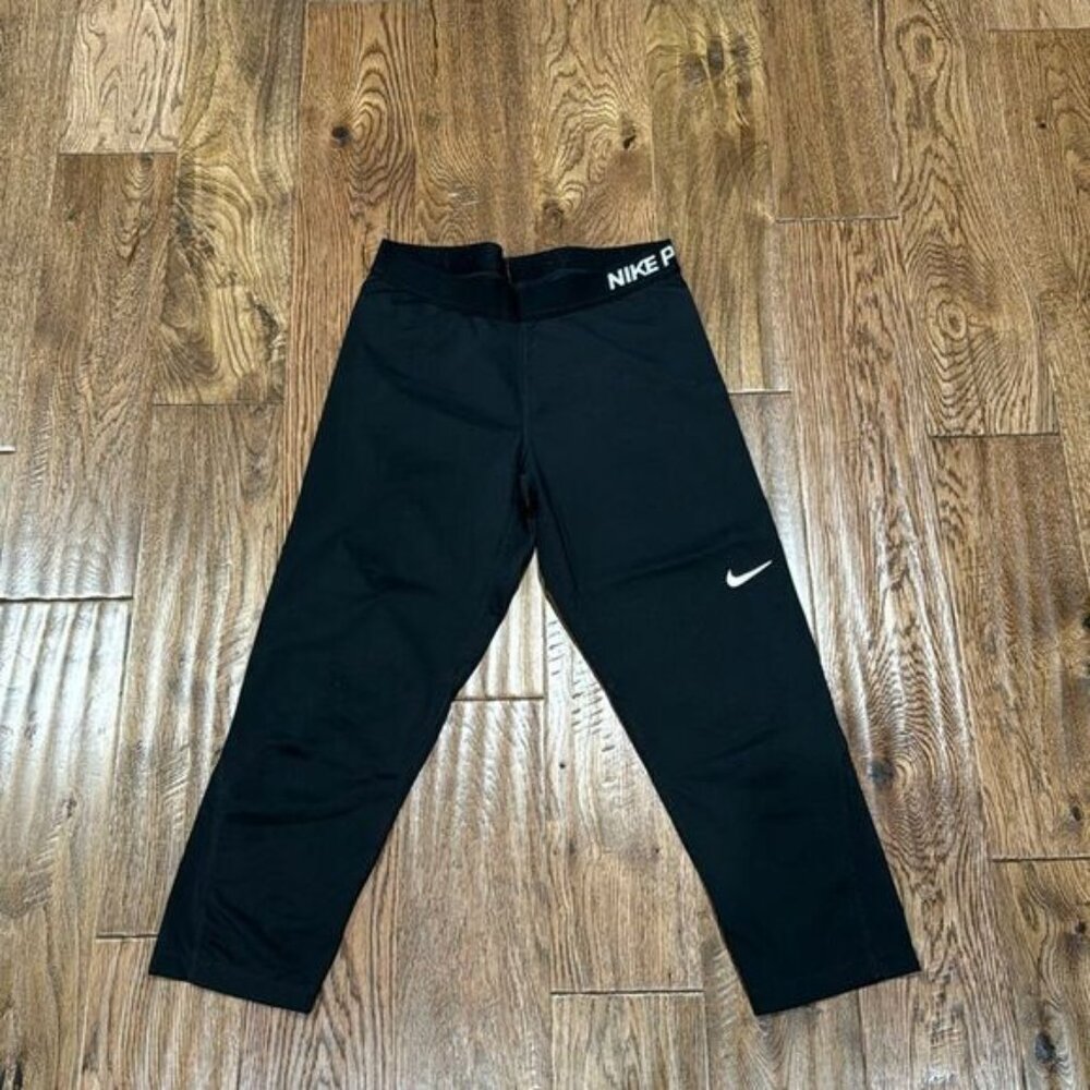 Nike Pro cropped leggings. Sz L Black